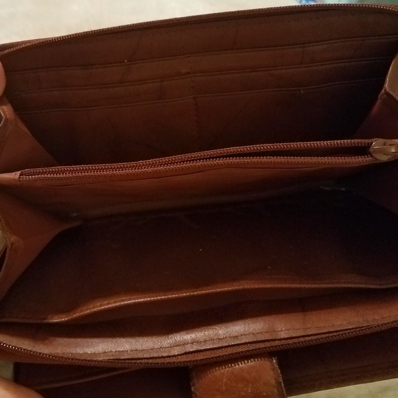 Vintage Buxton Wallet - Picture 14 of 16